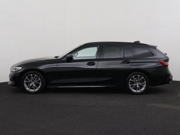 BMW 320 (2021) — foto 12 van 30