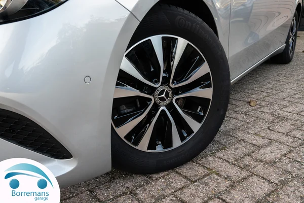 Mercedes-Benz B-180 (2022) — foto 8 van 41