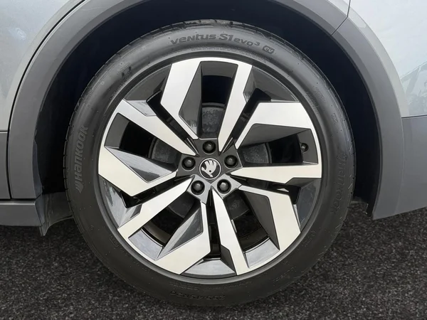 SKODA Elroq (2025) — foto 15 van 18