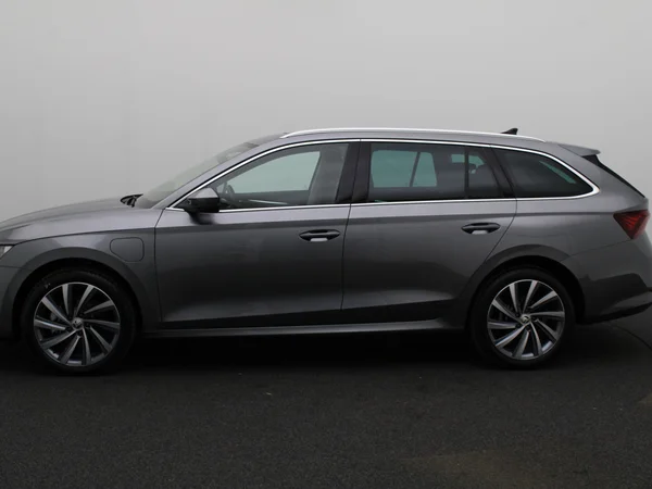 SKODA Octavia Combi (2025) — foto 20 van 27