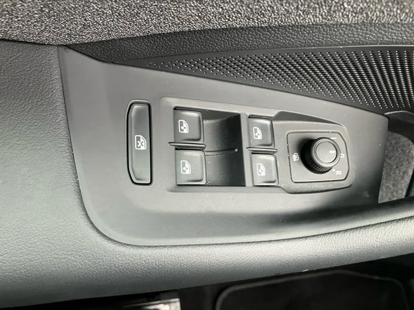 VOLKSWAGEN Passat SW (2024) — foto 9 van 25
