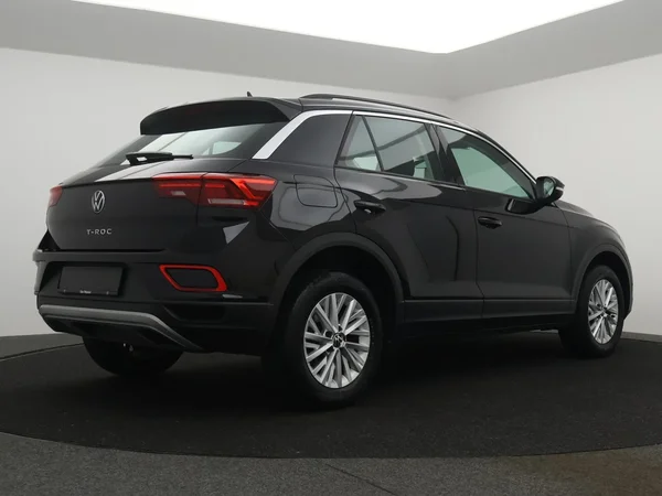 Volkswagen T-Roc (2022) — foto 12 van 25