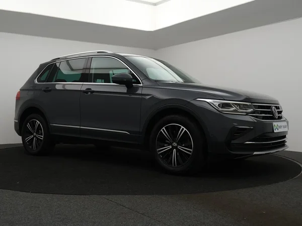 VOLKSWAGEN Tiguan eHybrid (PHEV) (2022) — foto 21 van 24