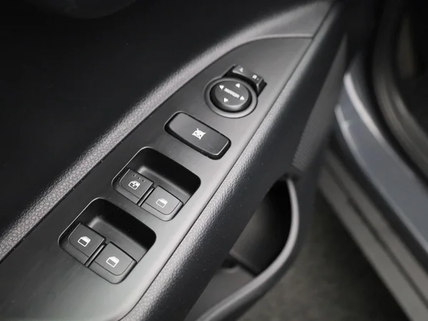 Kia Stonic (2023) — foto 21 van 35