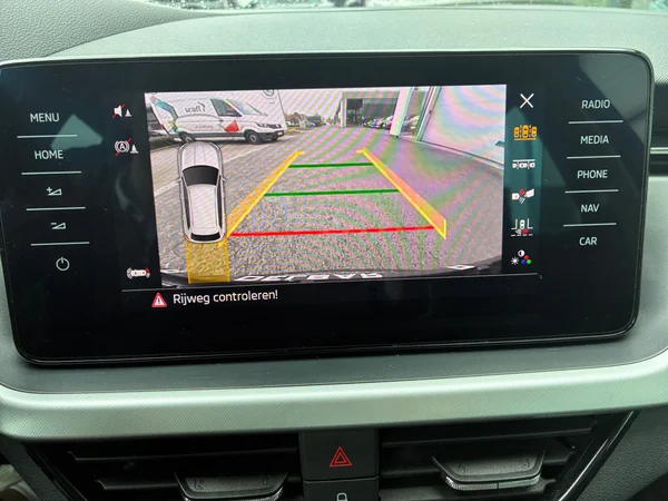SKODA Kamiq (2023) — foto 9 van 22