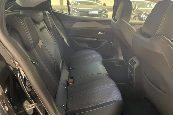 Peugeot 408 (2025) — foto 2 van 31