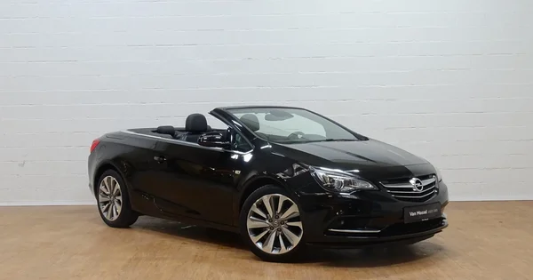 Opel Cascada (2018) — foto 21 van 27
