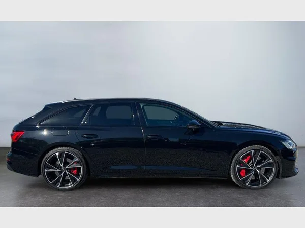 Audi S6 Avant (2022) — foto 28 van 31