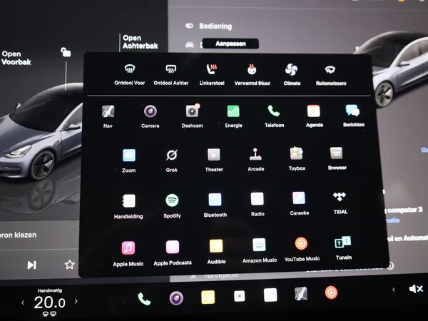 Tesla Model 3 (2022) — foto 19 van 47