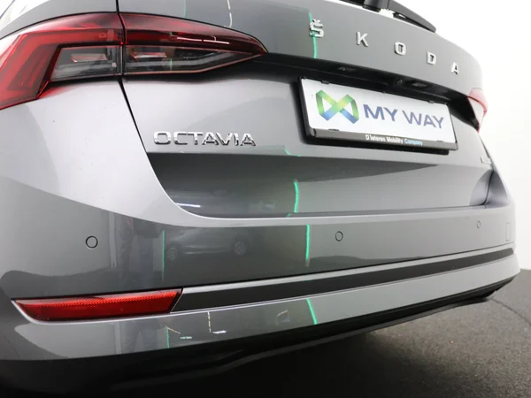 SKODA Octavia Combi (2024) — foto 25 van 27