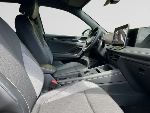 VOLKSWAGEN Tiguan (2025) — foto 18 van 24