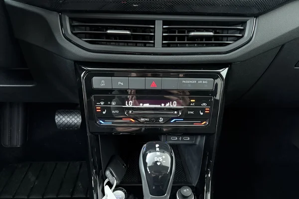 Volkswagen T-Cross (2026) — foto 9 van 17