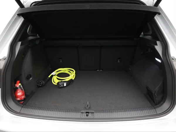 VOLKSWAGEN Tiguan eHybrid (PHEV) (2022) — foto 2 van 24