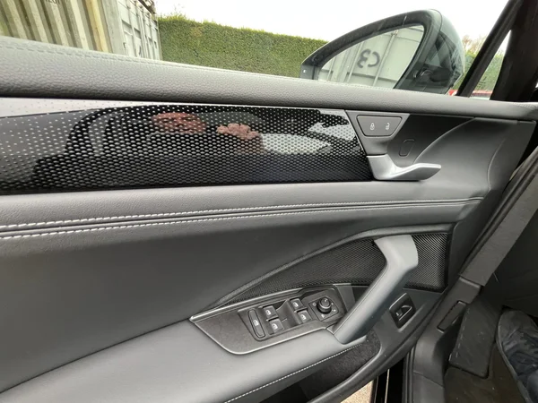 VOLKSWAGEN Tiguan (2025) — foto 10 van 24