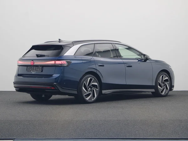 VOLKSWAGEN ID.7 Tourer (2024) — foto 12 van 25