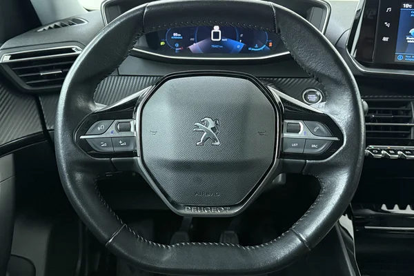 Peugeot 2008 (2022) — foto 2 van 20