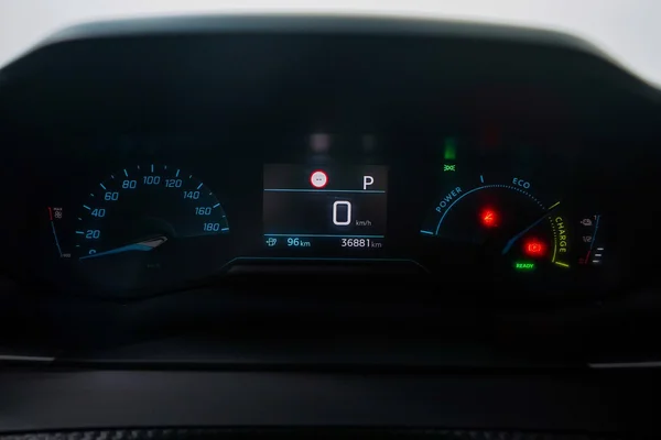Peugeot E-2008 (2022) — foto 5 van 56