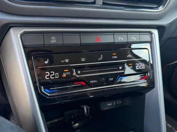 VOLKSWAGEN T-Roc (2024) — foto 10 van 19