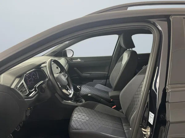 VOLKSWAGEN Taigo (2023) — foto 2 van 24
