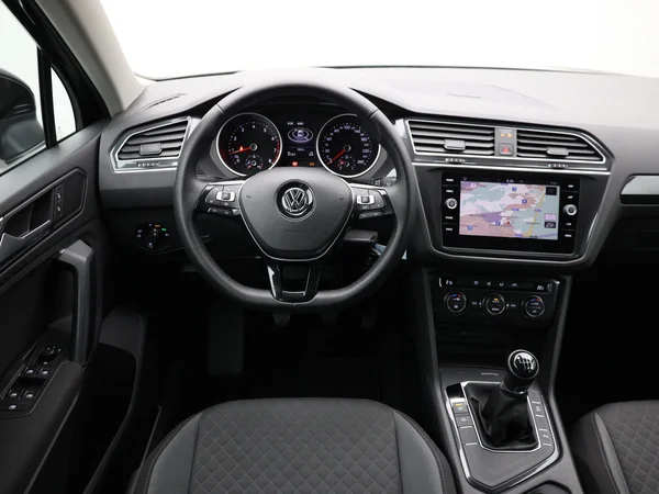 VOLKSWAGEN Tiguan (2019) — foto 20 van 20