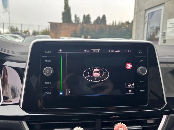 VOLKSWAGEN T-Roc (2025) — foto 8 van 20