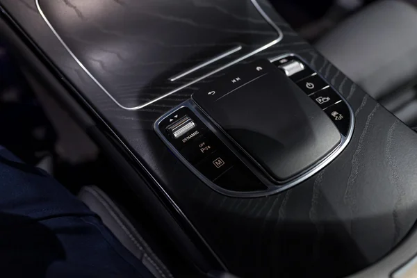 Mercedes-Benz GLC (2022) — foto 27 van 38