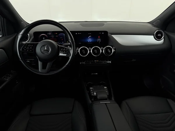 MERCEDES GLA 250 (2021) — foto 32 van 32