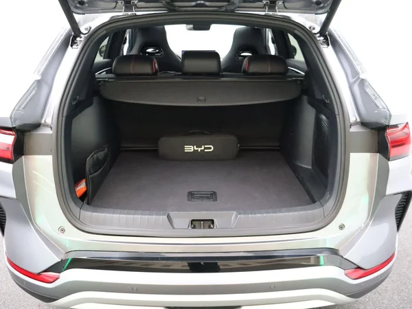 BYD SEAL U (2025) — foto 31 van 33