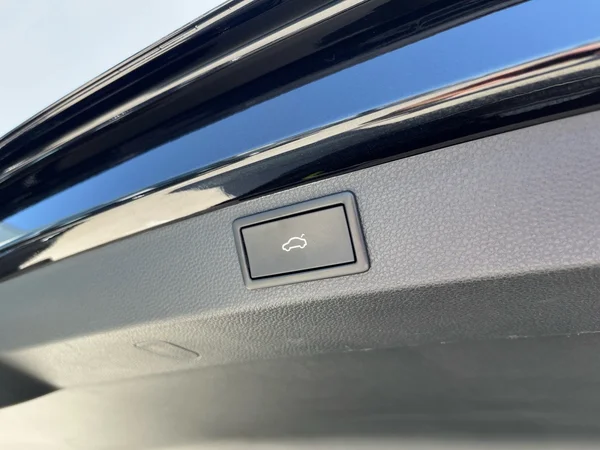 SKODA Karoq (2024) — foto 8 van 22