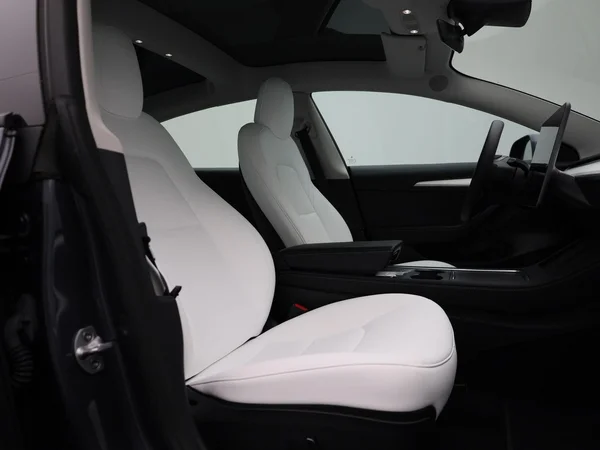 Tesla Model 3 (2022) — foto 30 van 46