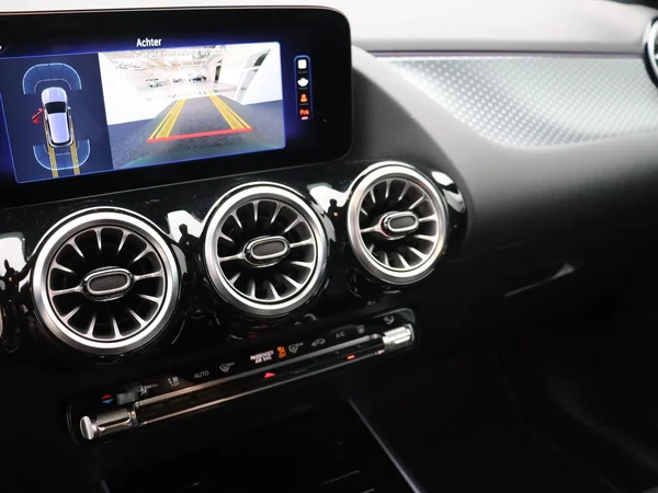 Mercedes-Benz EQA (2024) — foto 6 van 25