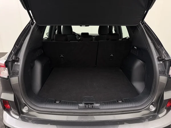 FORD Kuga (2023) — foto 8 van 29