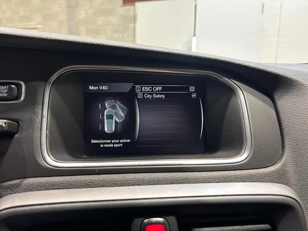 VOLVO V40 (2019) — foto 11 van 31