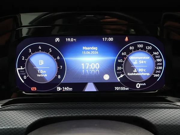 Volkswagen Golf (2021) — foto 5 van 28