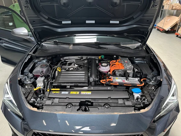 CUPRA Leon ST (2024) — foto 2 van 23