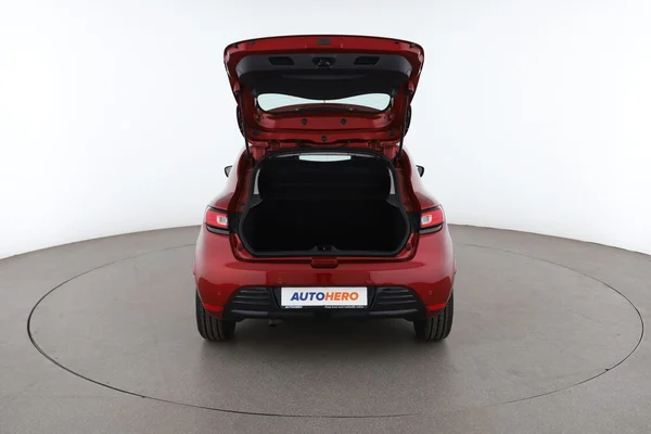 Renault Clio (2017) — foto 7 van 16
