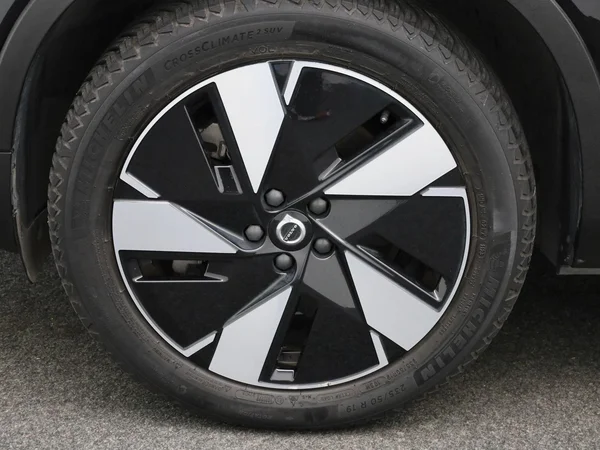 Volvo EX40 (2023) — foto 6 van 39