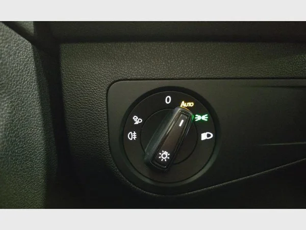 Volkswagen Tiguan (2021) — foto 17 van 30