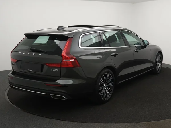 VOLVO V60 (2019) — foto 12 van 27