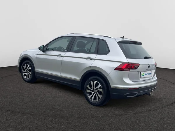 VOLKSWAGEN Tiguan (2021) — foto 18 van 24