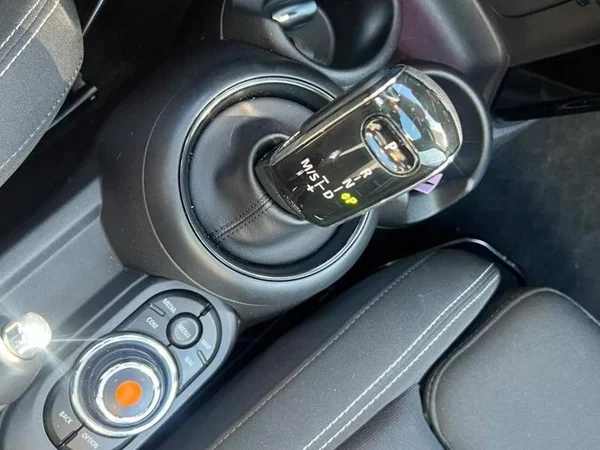 MINI Mini 5 Doors (F55) (2018) — foto 19 van 27