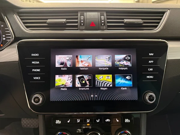 Skoda Superb (2022) — foto 14 van 30