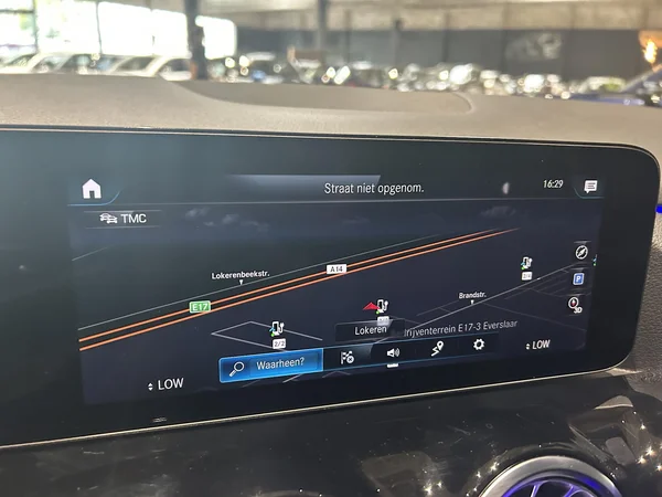 Mercedes-Benz GLA (2023) — foto 5 van 18