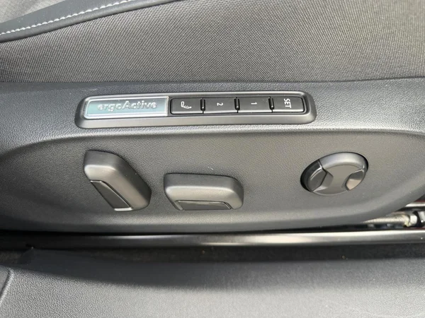 VOLKSWAGEN ID.7 Tourer (2024) — foto 2 van 25