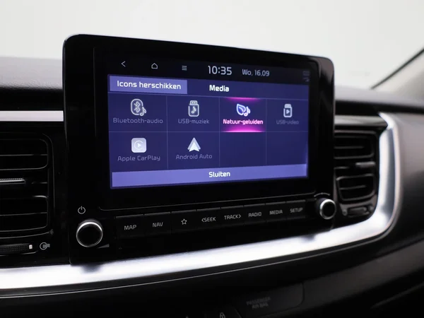 Kia Stonic (2021) — foto 18 van 40