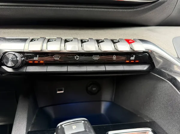 Peugeot 5008 (2021) — foto 3 van 29