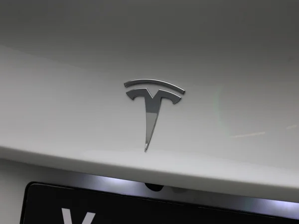 Tesla Model Y (2024) — foto 40 van 46