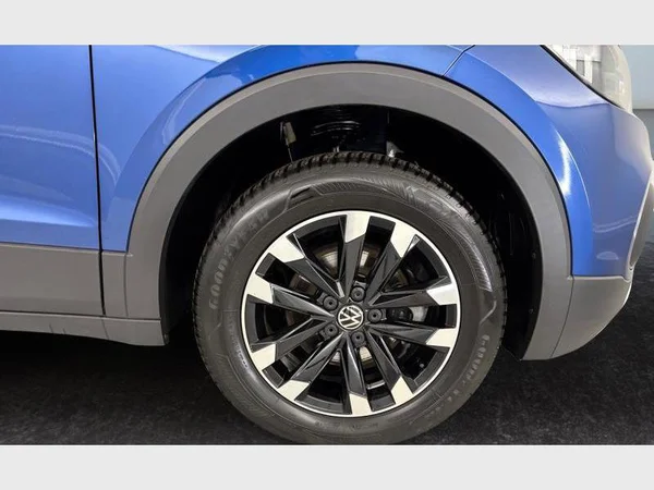 Volkswagen T-Cross (2023) — foto 22 van 23