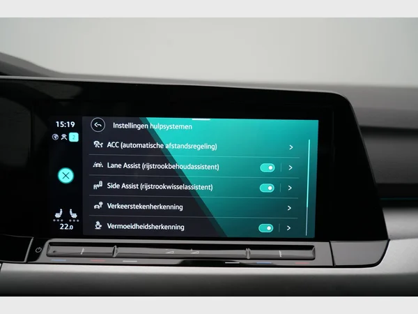 VOLKSWAGEN Golf VIII (2023) — foto 5 van 27