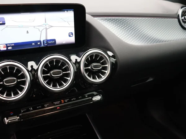 Mercedes-Benz EQA (2025) — foto 6 van 26